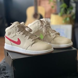Air Jordan 1 Mid UTL (GS) Brand New